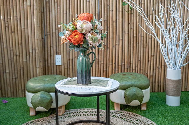 centro de mesa con flores de plastico