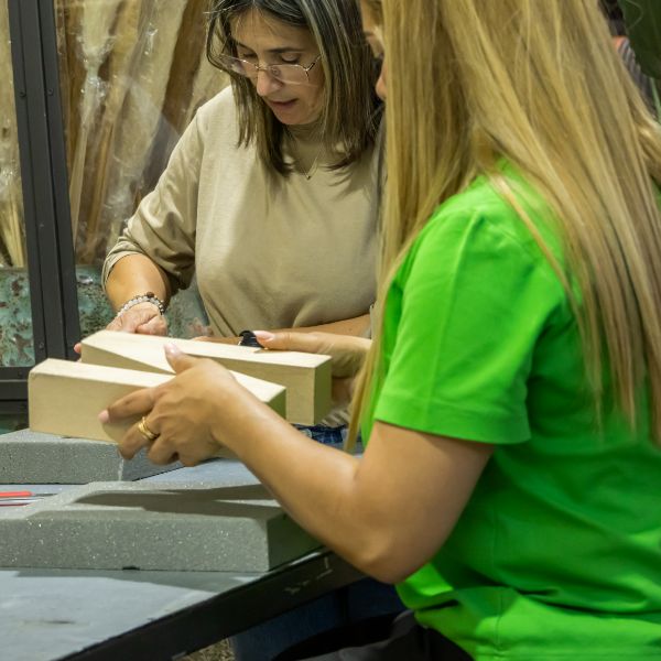 letra de carton cortada