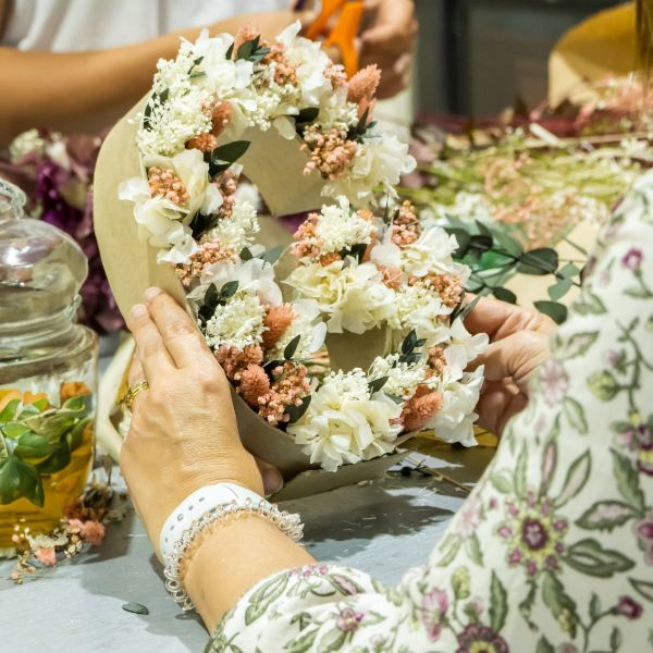 letras con flores preservadas