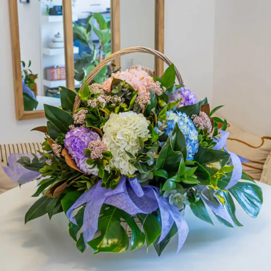 Cesta de flor de hortensia