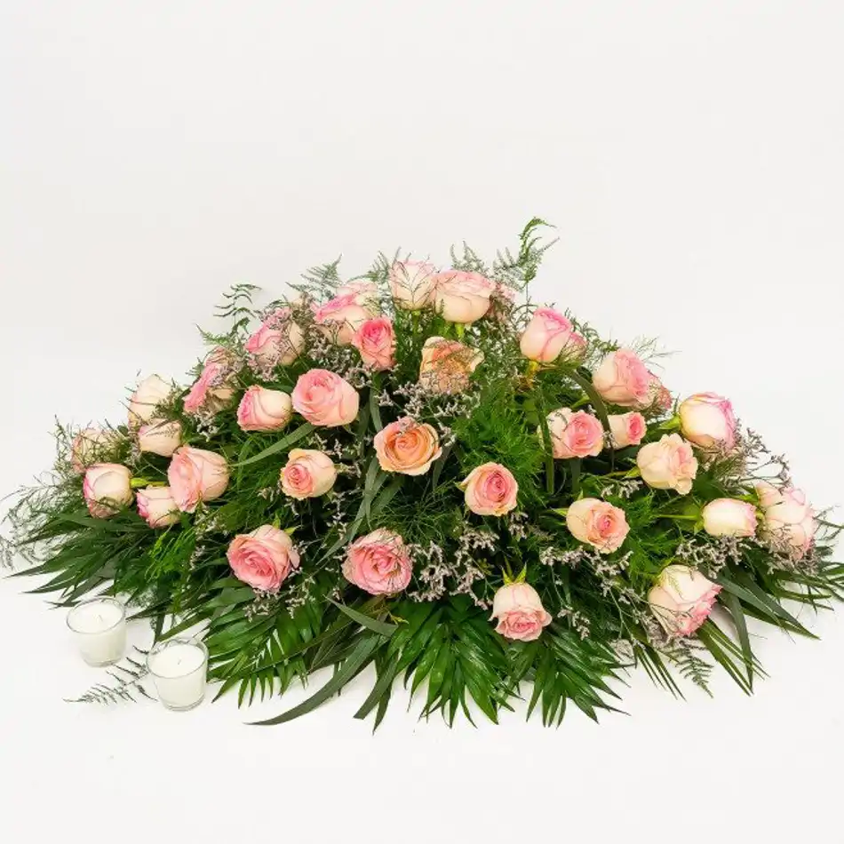 Cojín de rosas rosas