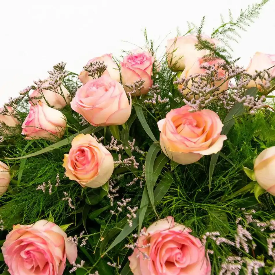 Cojín de rosas rosas