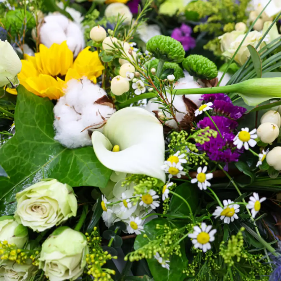 Corona de flor estacional