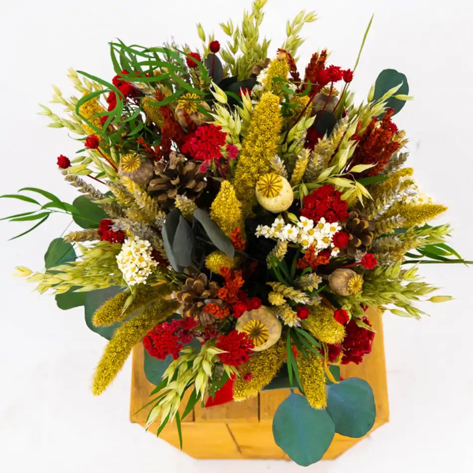 Jarrón flor seca en tonos rojos