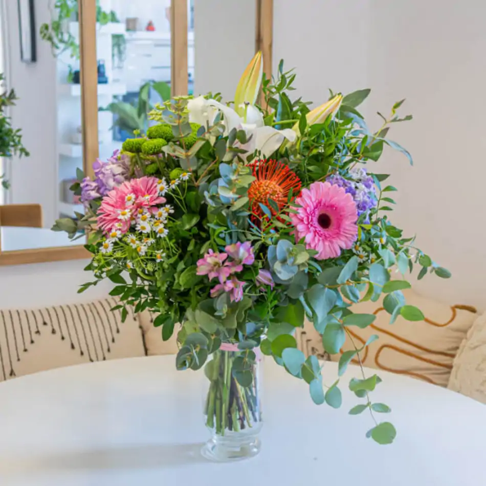 Ramo de flor variada con hortensias