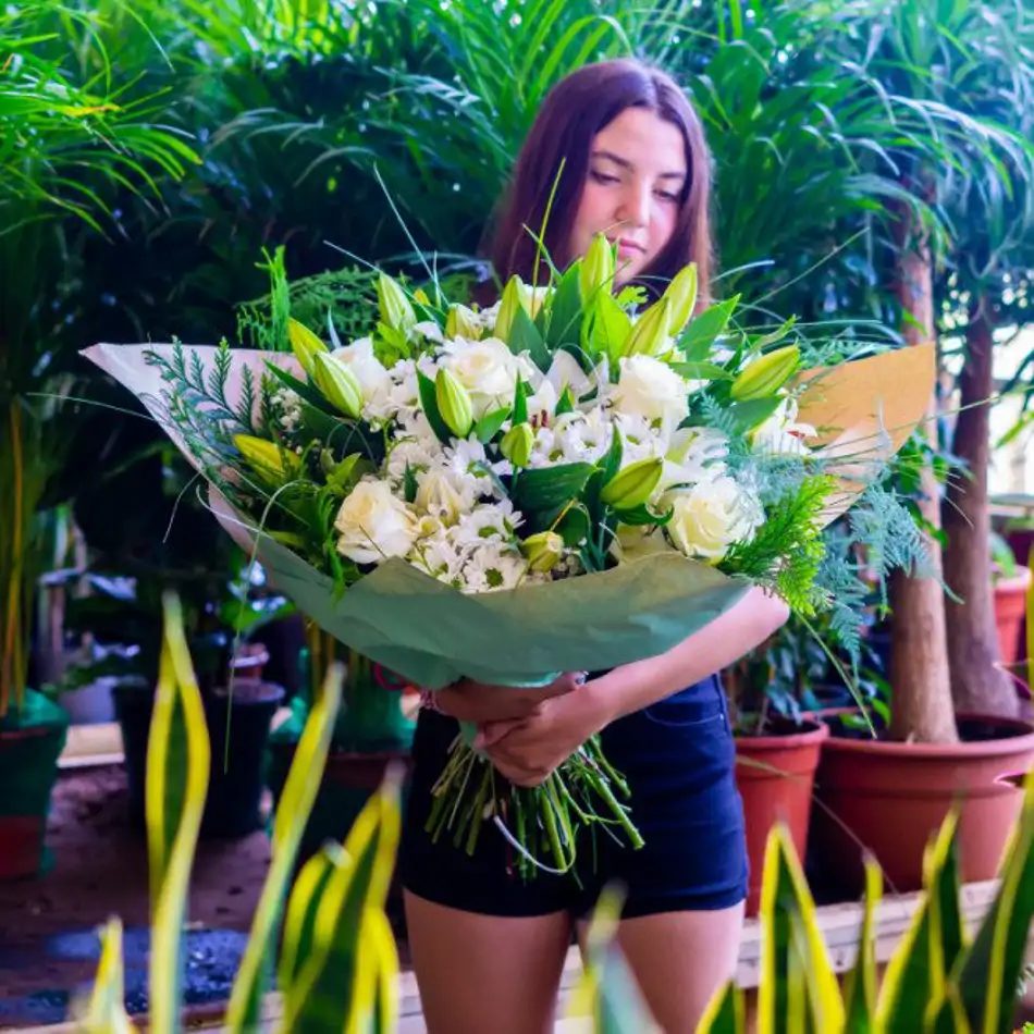 Ram de lilium, margarida i roses